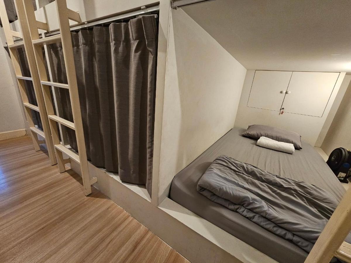 Ratana Boutique Hostel Бангкок Екстер'єр фото