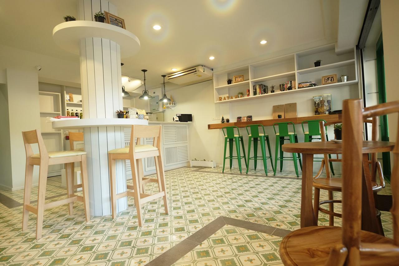 Ratana Boutique Hostel Бангкок Екстер'єр фото