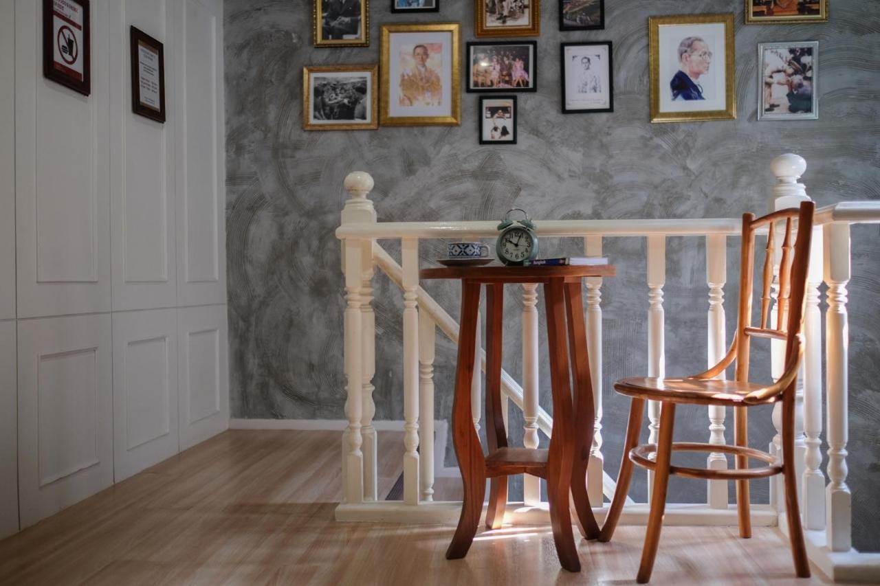 Ratana Boutique Hostel Бангкок Екстер'єр фото