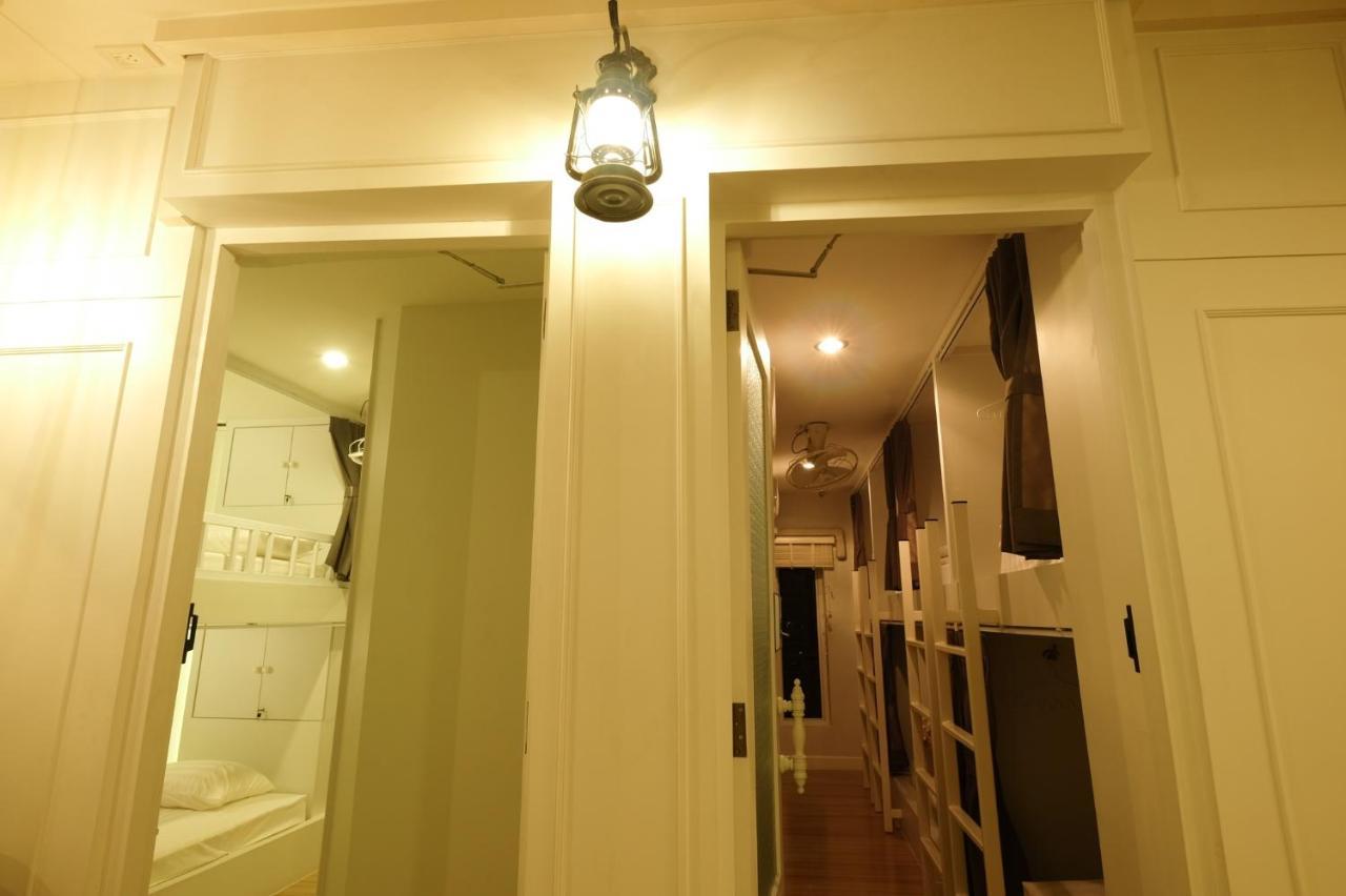 Ratana Boutique Hostel Бангкок Екстер'єр фото