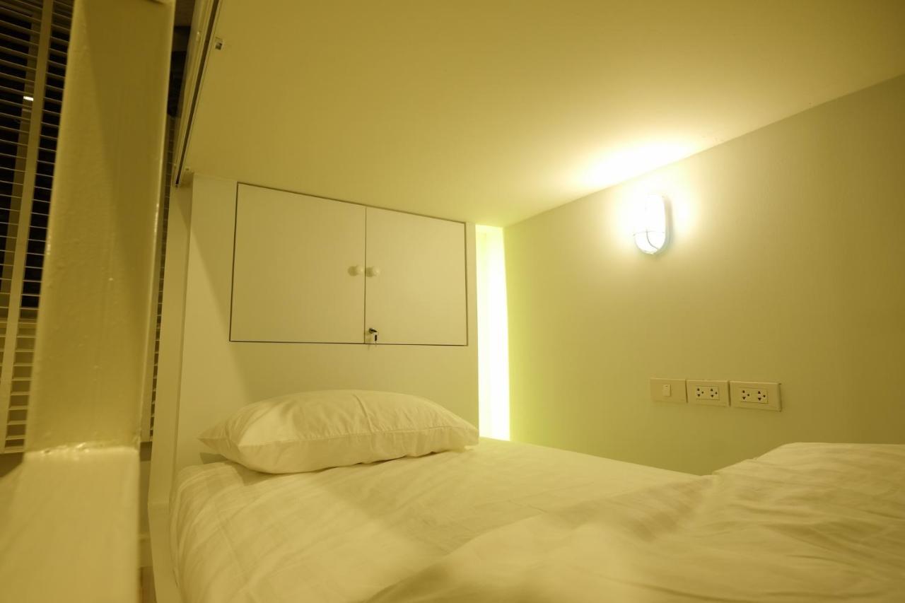 Ratana Boutique Hostel Бангкок Екстер'єр фото