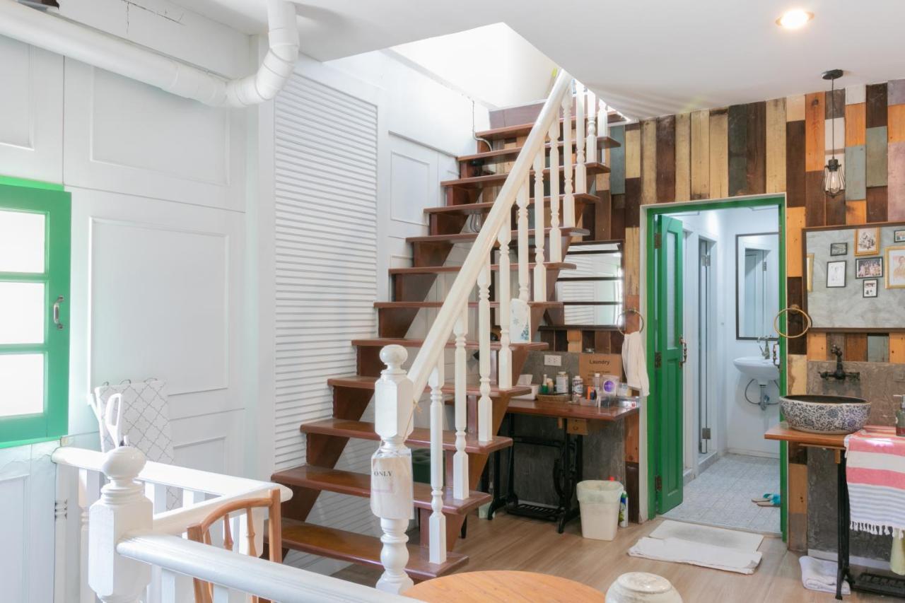 Ratana Boutique Hostel Бангкок Екстер'єр фото